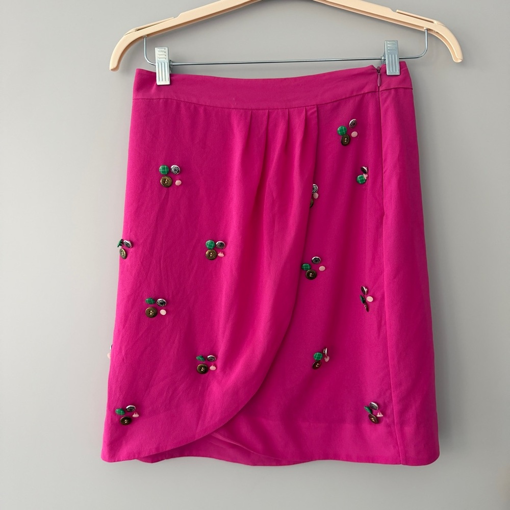 Vintage Anthropologie Fuchsia Tulip Skirt with Button Details (Size 4)